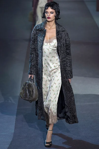 Look 4
